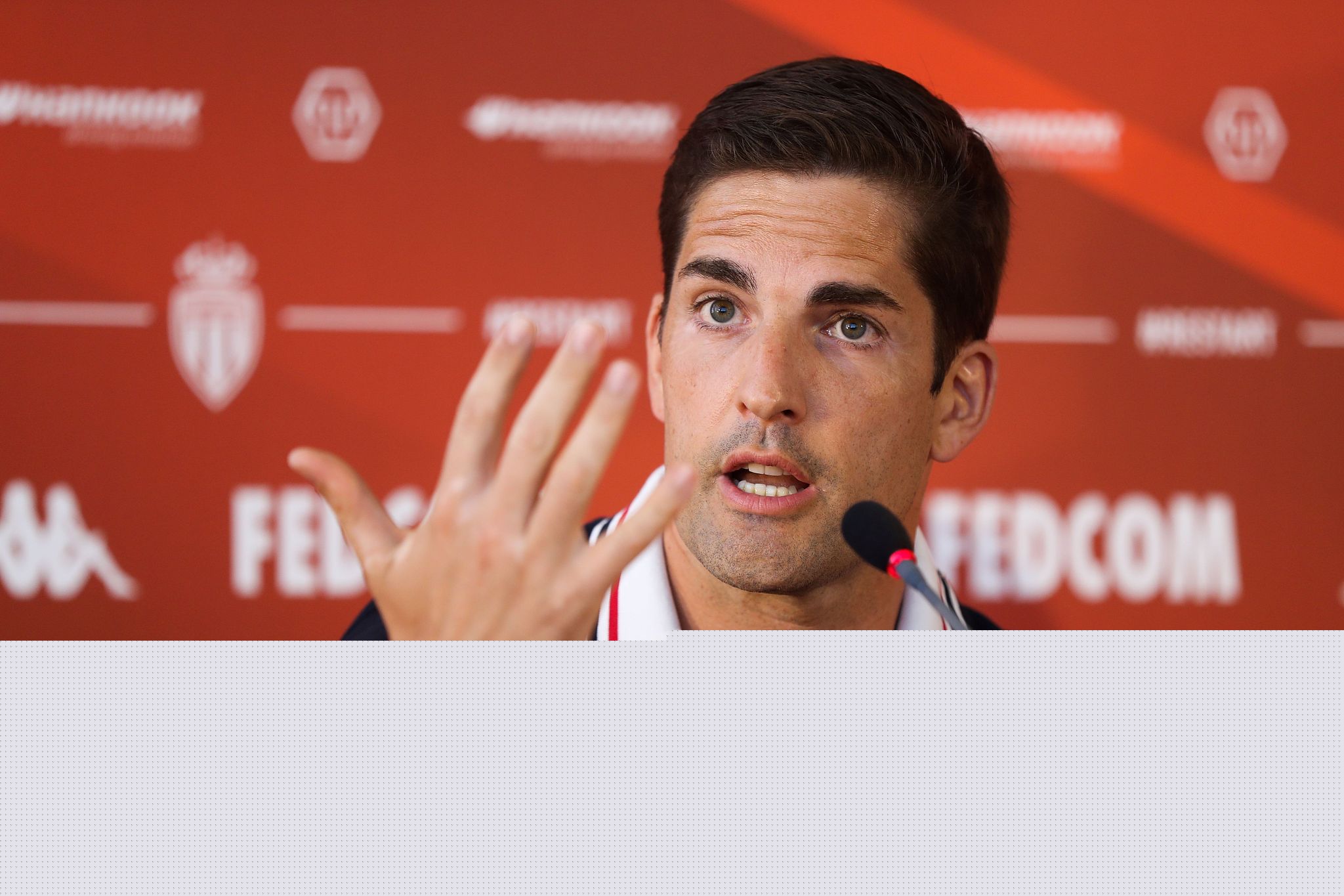 一钩一瓦式活动式抱索器